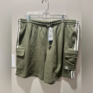 New with Tags ADIDAS Men's Three-Stripe Trefoil 3S Cargo Shorts